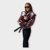 Bőrkabát Övvel és Modern Részletekkel