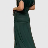 Selene | Női chiffon anyagú váll nélküli redőzött csavart elülső részű midi ruha