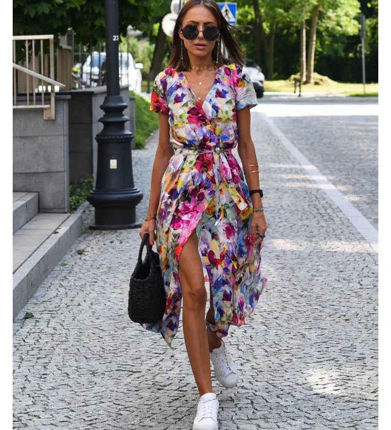 Julia – Elegáns V-nyakú Ruha